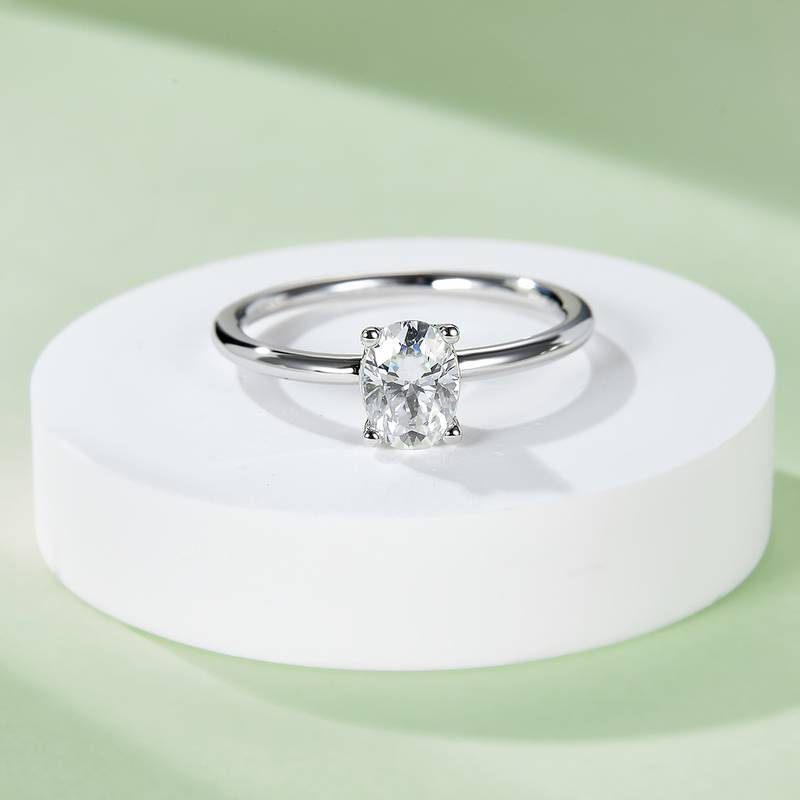 Classic蛋形S925银镀白金MoissaniteWomen's Ring1.0ctD级